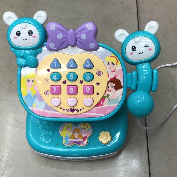 女孩电话机