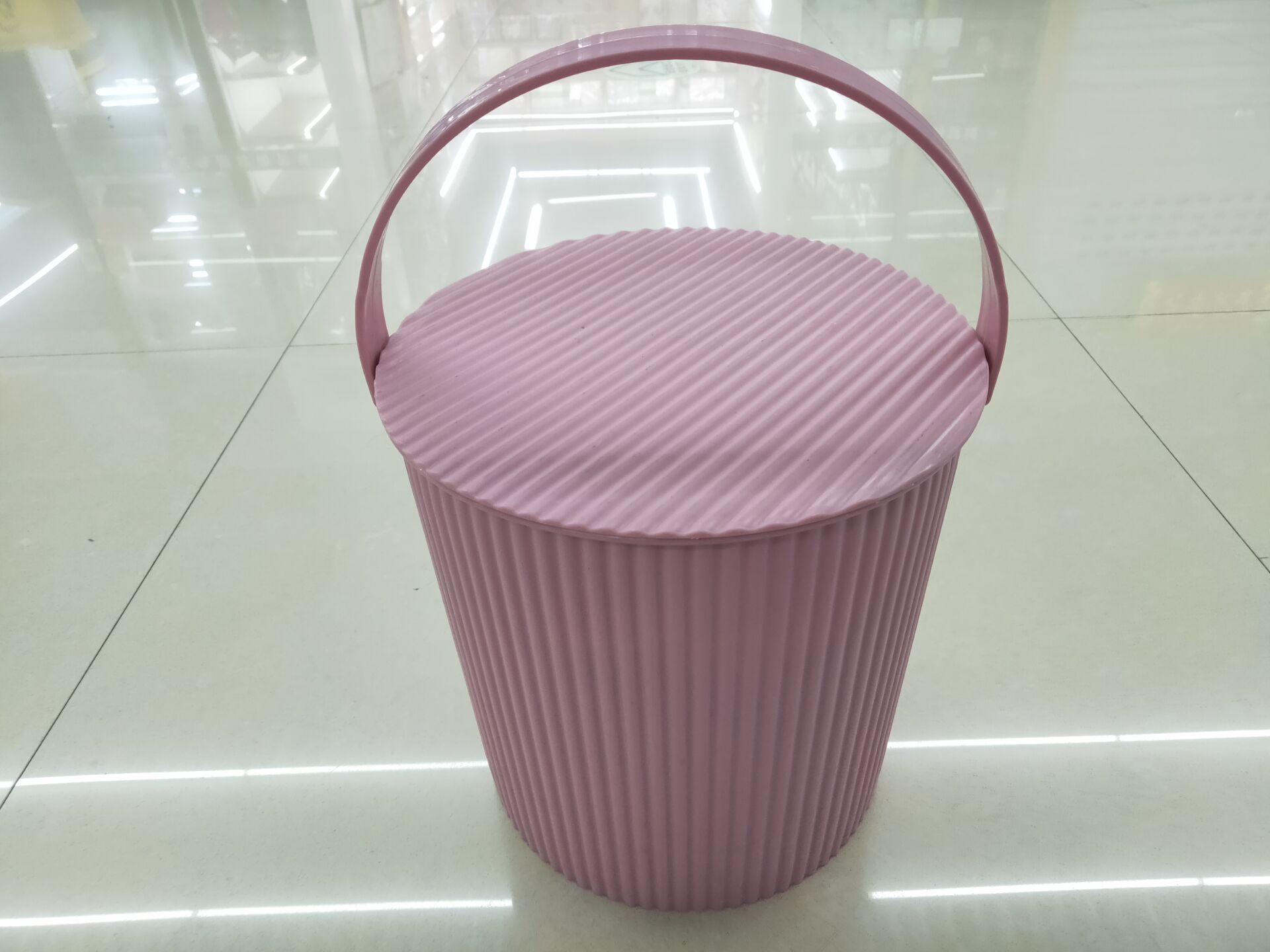 215D1001   钓鱼桶 带盖水桶 